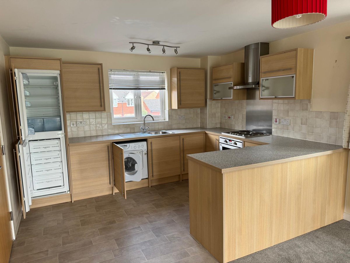 New Listing Going to Auction on 5th June 
32 , Wren Walk, St. Neots, Cambridgeshire PE19 2GE
Guide - £200,000 plus fees 
auctionproperty.co.uk/property/32-wr…
• Vacant possession
• Ideal investment purchase or first time buyer
• River views 
• Immaculate condition
#auctionpropertyuk