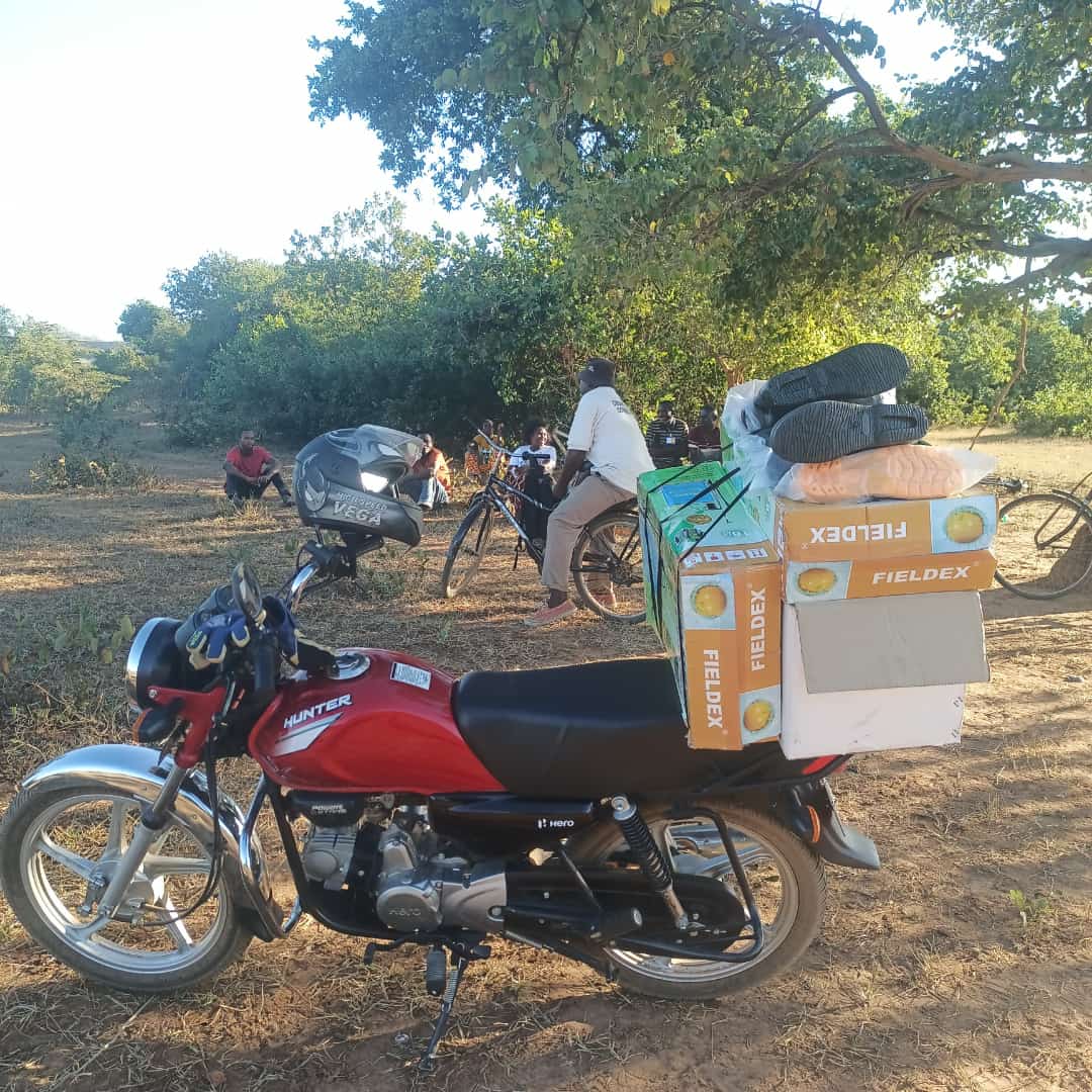 KvunoHubs's tweet photo. Our motivating tagline, "good gifts," sparks action by providing motivational nudges. Transformation starts with motivation, and we're proud to be part of that journey. #agritech #smallholders #empowerment #motivation https://t.co/pSVf4ywGg2