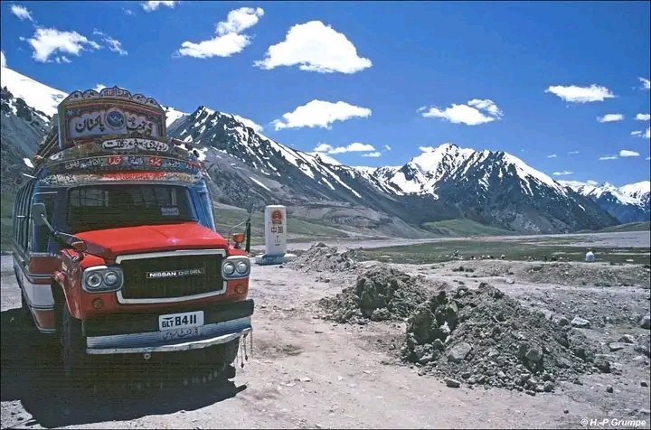 Pakistan China Border.
, Gilgit-Baltistan, 1988.