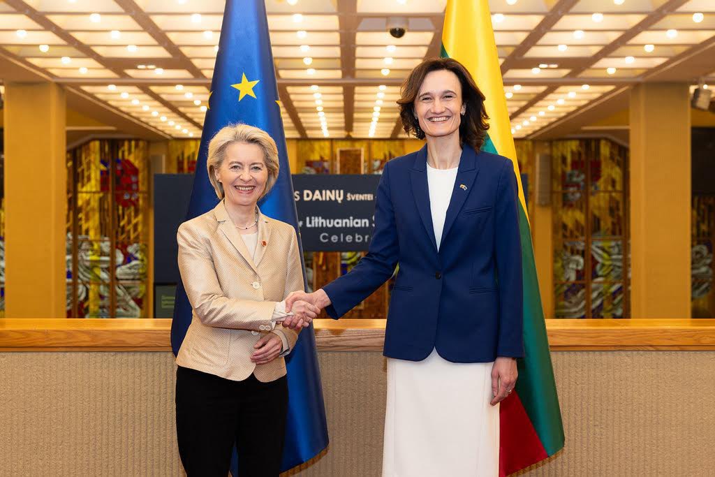 🇪🇺 Honored to host President von der Leyen at the Seimas on #EuropeDay. Fruitful discussions ranged from EU enlargement, Ukraine's freedom and its place in Europe, bolstering defense readiness, & charting pathways for continued EU growth.Strengthening unity and progress together!
