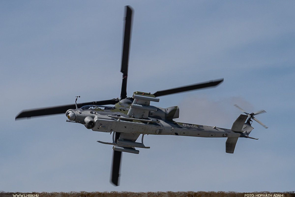 During the open day of Namest nad Oslavou Air Base on May 1th, 2024, the AH-1Z Viper and UH-1Y Venom helicopters of the Czech Air Force were shown to the public for the first time. 📸facebook.com/lhsn.hu