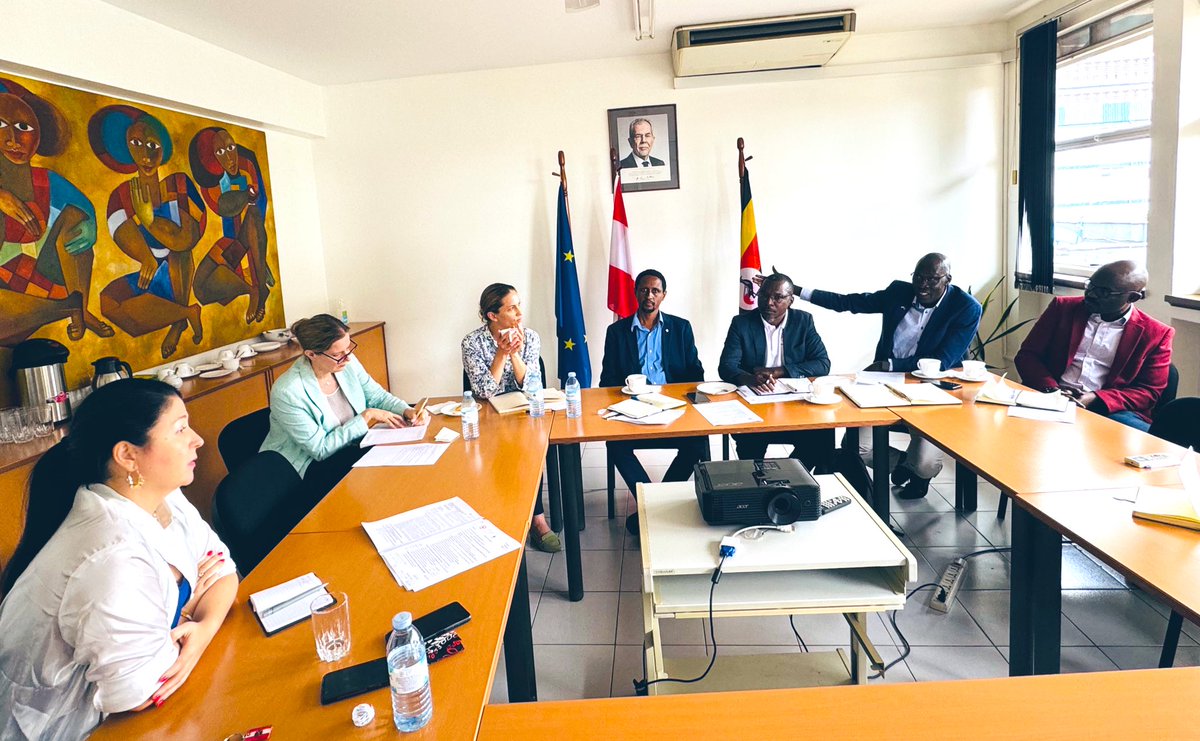 The @AustrianDev funded #SCCR is implementing a #TripleNexus approach through seven consortium partners including @ACP_Schlaining @roteskreuzat @CAREUganda @PalmCorps @UgandaRedCross focusing on training peace monitors, SGBV and conflict resolution in West Nile. A unique project!