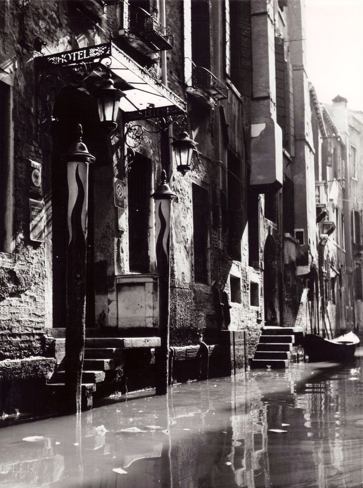 Luce di primavera Porte d'acqua, Venezia 1959 © Giancarlo Carbon