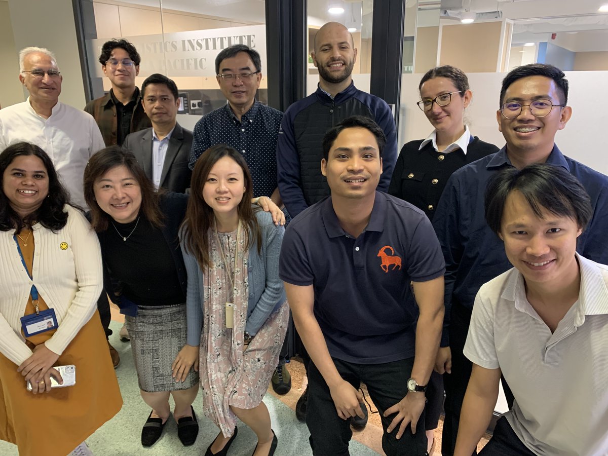tliap_nus's tweet image. Thank you, Dr. Ali Murtopo Simbolon, Deputy Minister Coordinating Ministry for Economic Affairs of the Republic of Indonesia for visiting us at the The Logistics Institute - Asia Pacific, National University of Singapore today 9th May 2024.