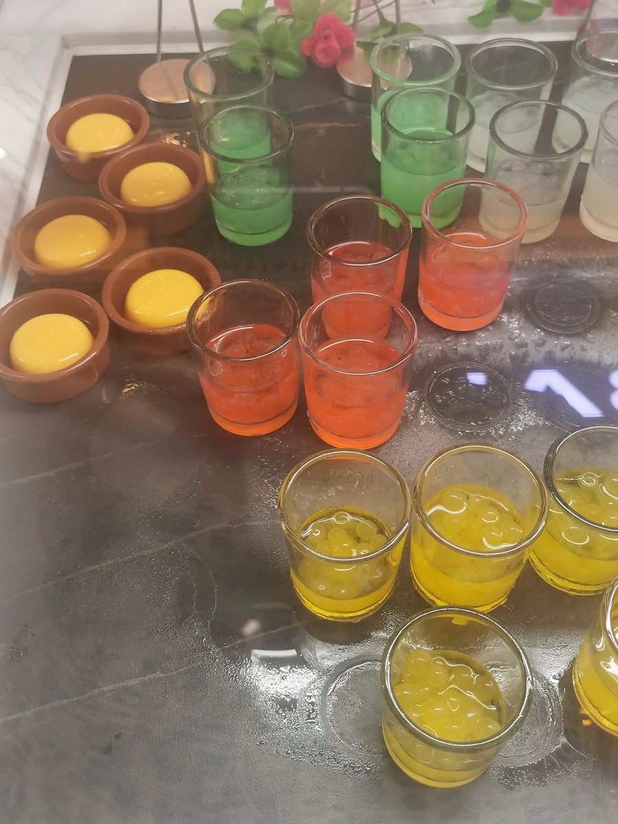 Badalssim's tweet photo. Je peux plus m'arrêter de tester les néo buffets à volonté "asiatiques" même si je commence à me lasser de la médiocrité des raviolis et bouchées vapeur. À chaque fois une nouvelle déception.
#FoodPop #CommercePop https://t.co/Kd6InXQoYx