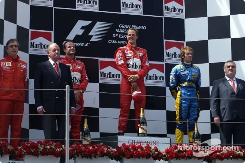 20 yıl önce bugün Michael Schumacher, yarışın büyük bir kısmında egzozunda çatlak olmasına rağmen 2004 İspanya’yı da kazanarak sezonun ilk 5 yarışını kazanmış oldu ve Mansell’ın 1992’deki sezona en iyi başlangıç rekorunu egale etti.
200. yarışına çıkan MSC 75. yarışını kazandı.