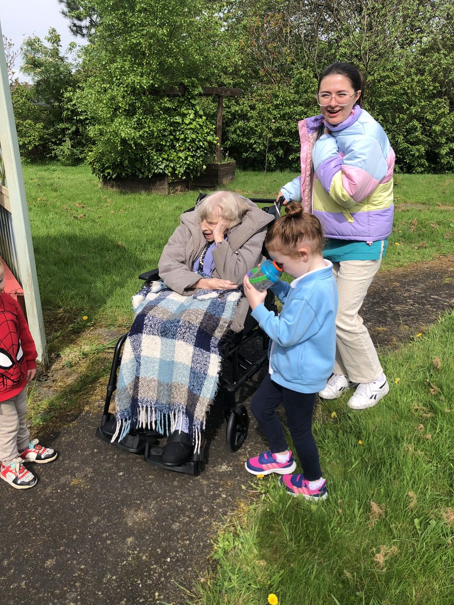 TodholmPs's tweet image. Thank you for Laura from Little feet and Hunter Hill Care Home for a fabulous mini beast adventure this morning.
#intergenerational