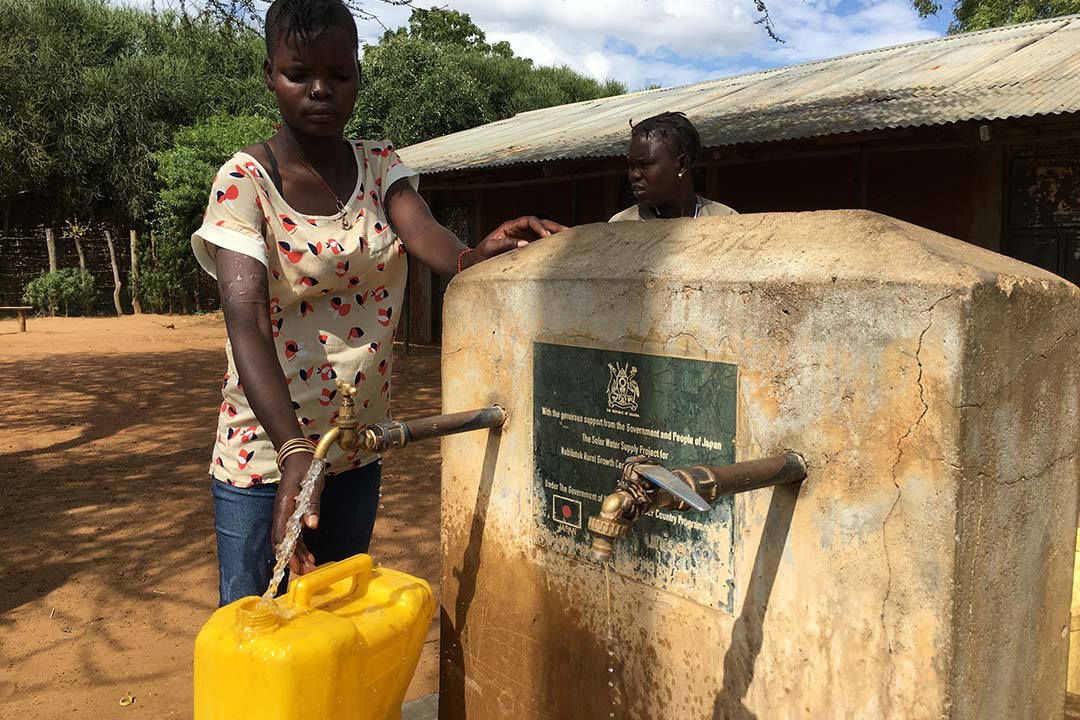 Solar pumps light up hope in Karamoja! Clean water now flows meters away, transforming lives & health. Solar power's turning the tide on waterborne diseases.

#Uganda #Karamoja #Water #SolarPumps #WaterPump
Read about it and more: waterhq.world/issue-sections…