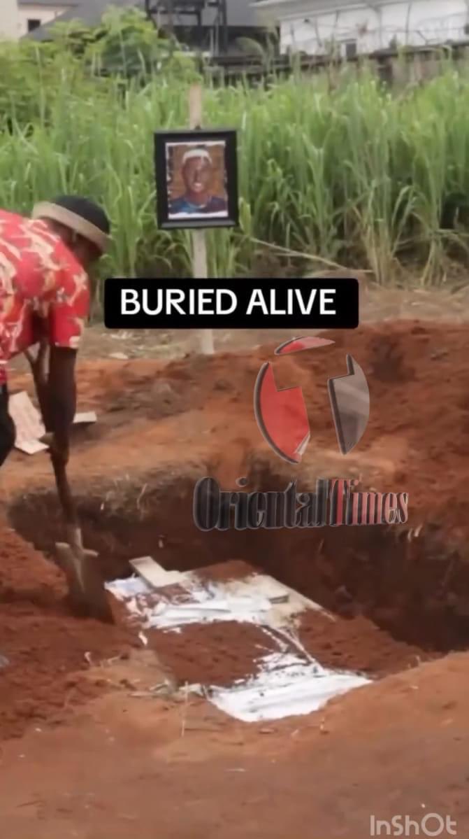 Nigerian Man Who Took Up Challenge To Be βμriε∂ Alive For 24 Hours Has Now Been Underground For Over 8 Hours; See Photos Of Him There Thread: