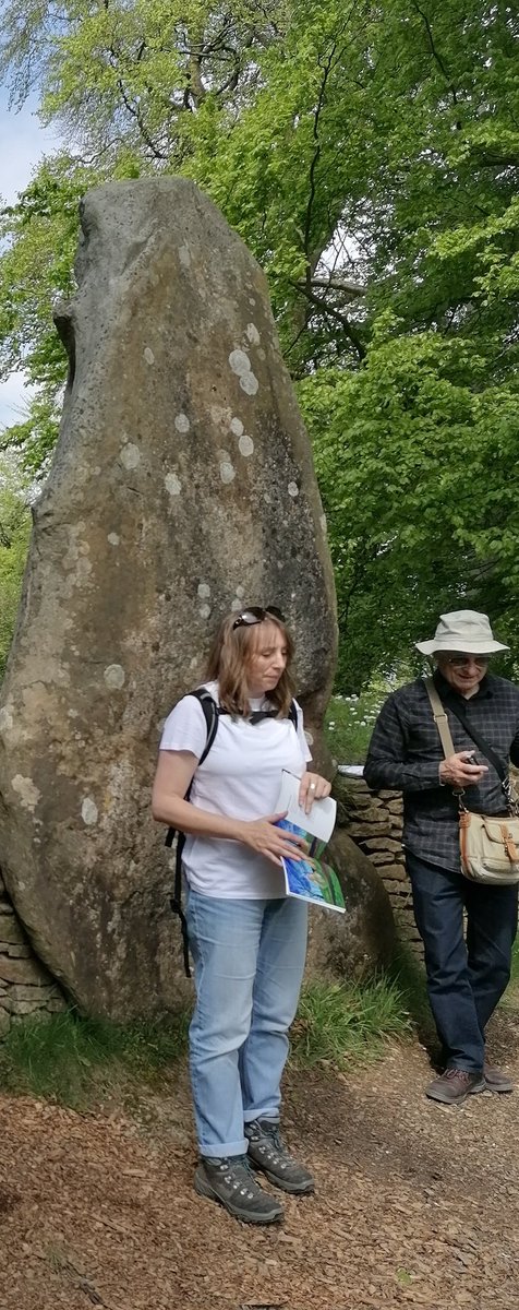 Gorgeously artistic and literary walk around Wayland's Smithy to celebrate the launch of #Downland with brilliant creators, @Anna_Dillon and @JFDavidson1964 Congrats too to @TwoRiversPress for producing such a beautiful book, and thanks to @SwindonLitFest 💖