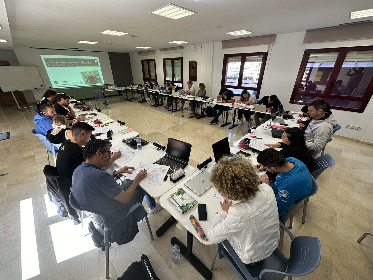 Dos días intensos los compartidos con los educadores de <a href="/eSalesianas/">Escuelas Salesianas</a> que están participando en la última semana de formación pastoral en Madrid. Gracias por lo compartido y, sobre todo, por la misión que lleváis adelante en nuestros colegios con el corazón de Don Bosco.
