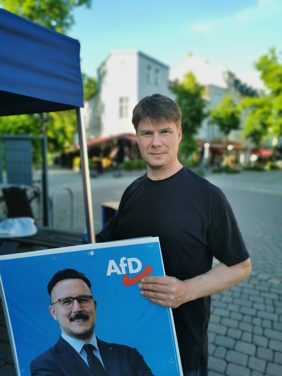 👋 Hallo liebe Freunde, gestern im Wahlkreis in Königs Wusterhausen. 📍 Wir stecken mitten im Kommunalwahlkampf und die ganze Plakatiererei 📋 die geht sowieso allen auf den Nerven 😤 ist uns vollkommen klar, aber wenn es alle machen, müssen wir mitziehen.