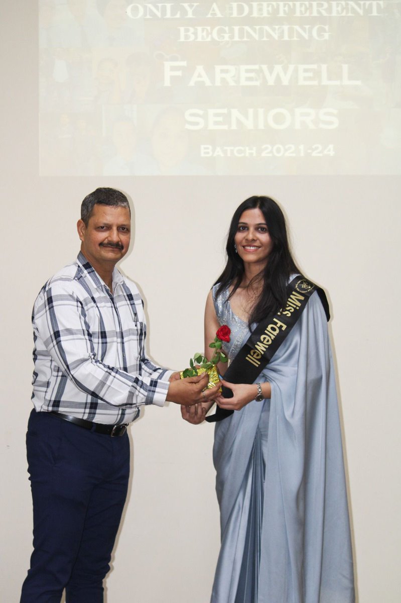Students of B. Com (Hons.) IVth Semester, Faculty of Commerce and Business Management organised a Farewell Party for the outgoing batch of B. Com (Hons) 2021-24 Batch. 

#amrapaliuniversity #amrapali #bestcollege #bestuniversity #mba #bba #bcomhons #farewell
