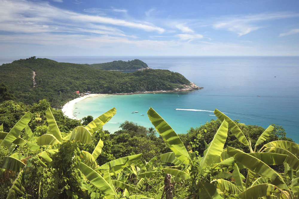 🌴 Dreaming of a tropical escape to Langkawi? 🏝️ Explore the lush rainforests, pristine beaches, and stunning waterfalls of this Malaysian paradise. What activities are you most excited to experience in  Langkawi?🌺 #DiscoverLangkawi  #IslandParadise #TropicalGetaway 🌊