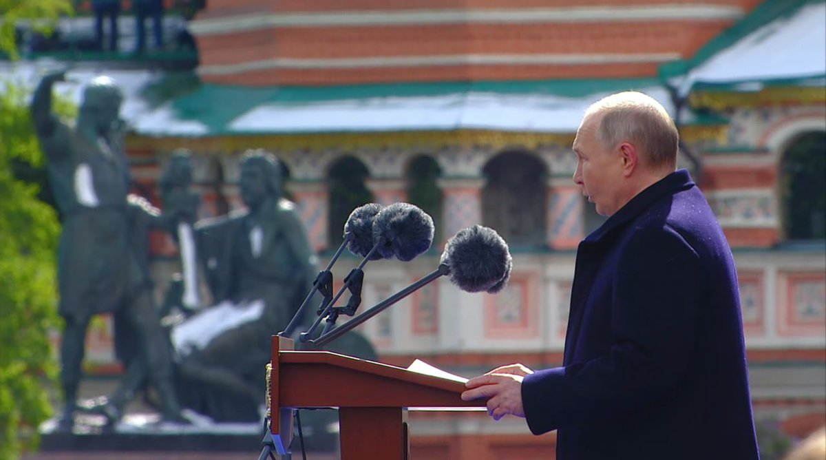 🇷🇺Vladímir Putin felicitó con el Día de la Victoria a todos los participantes del desfile y a los combatientes de la operación militar especial.