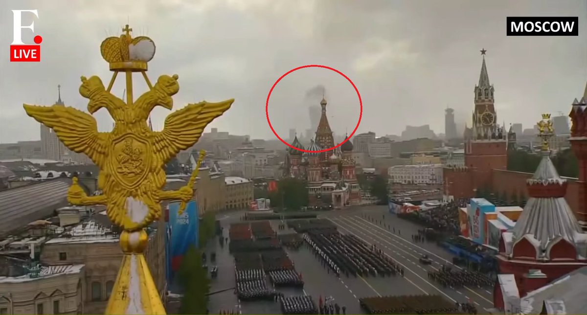 Does anyone know what the smoke behind the parade in Moscow is all about? 😅
