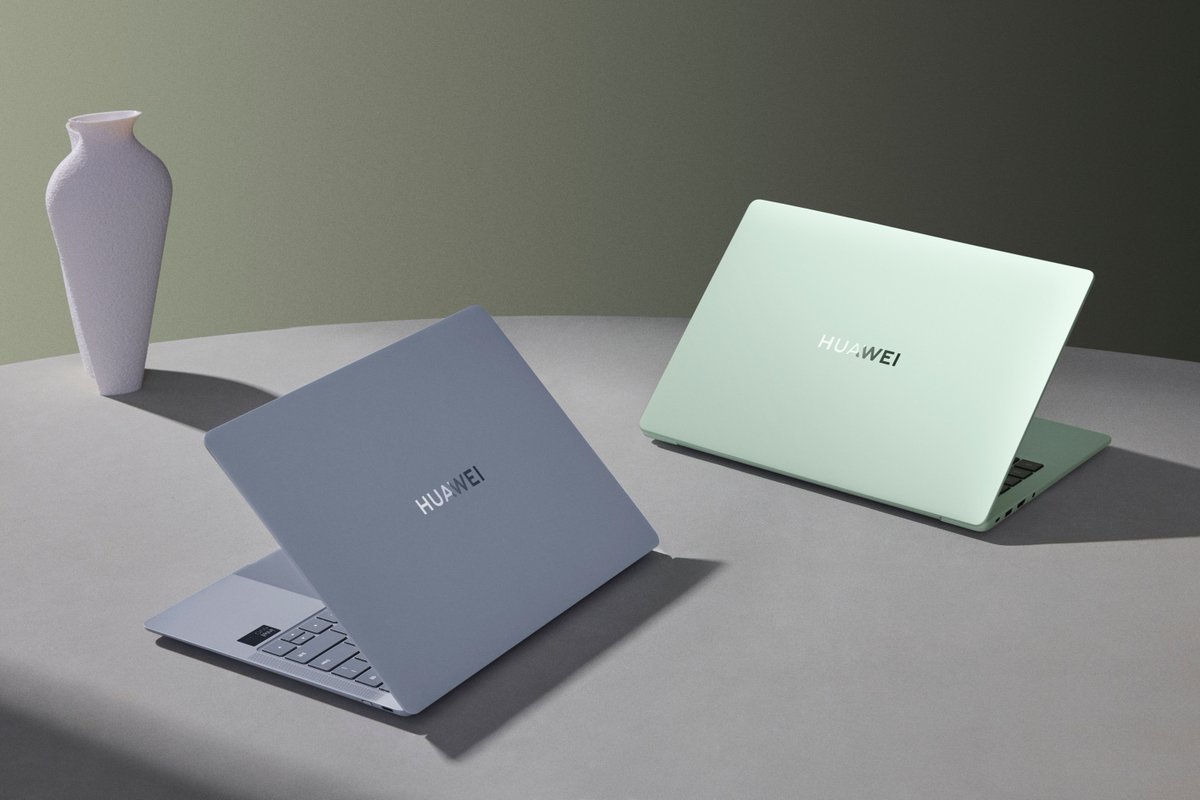 Blending sophistication with innovation, the #HUAWEIMateBookXPro shines in striking morandi blue, while the #HUAWEIMateBook14 flaunts a distinctive green exterior, captivating with visuals that demand attention. #CreationOfBeauty