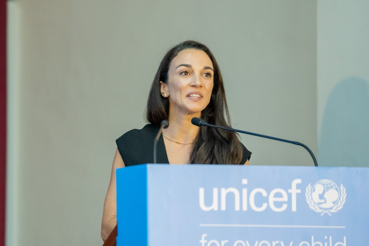 UNICEF_SriLanka's tweet photo. We marked the Intl Day to #Endcorporalpunishment with an engaging panel discussion last week.

Youth,legal experts &amp; health practitioners joined to champion #positivedisciplining to build a fear-free future for #children of #SriLanka

Full discussion 👉 https://t.co/XblbA5KScv https://t.co/GZ2CRcWTyi