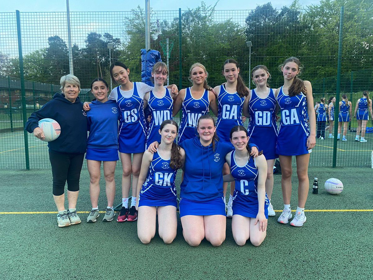 WoodleyNetball's tweet photo. ๐Our White squads played the first matches of Summer League last night; with fab netball by all, brilliant weather and happy smiles, what more could we ask for? ๐คฉ๐#netball #berkshireleague #proudclub #alwaysmiling https://t.co/45YwTGmoQh