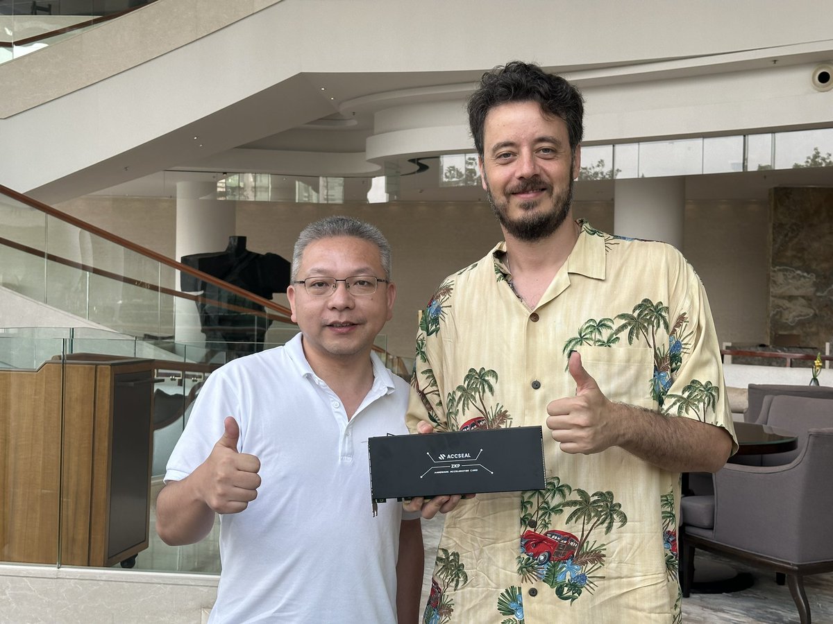 LilicJohn's tweet image. Inspired by @drakefjustin, I found the chip and board! The future of #Ethereum will again include ASICS but we should be mindful to ensure clean sources of power. On behalf of $TLOS @HelloTelos, thank you to @Accseal & @Scroll_ZKP for the lovely afternoon.