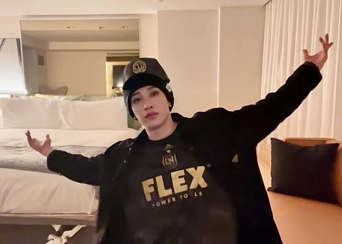 starting over 🤐

v/vyv

☆ 20
☆ he/him
☆ pre-debut stay
☆ p1ece
☆ bang chan ult
☆ effortlessly sexy and swag 
☆ <17 DNF

↻ / ♡ to be moots!