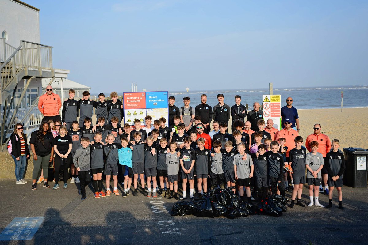 Making waves for a cleaner coastline! 🌊♻️ Thanks to @FostersSol and Suffolk County Council, the Lowestoft Town FC Academy hit the beach for a cleanup. Every effort counts! #BeachCleanup #CommunityPride #Teamwork