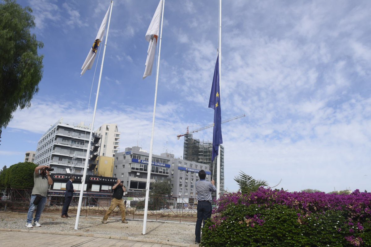 For 20 years, 🇨🇾 has been a proud member of the EU 🇪🇺 family, a Union of solidarity and prosperity, united in diversity. This morning the 🇪🇺 flag was raised on Eleftheria Square on #EuropeDay, celebrating a milestone anniversary for Cyprus.