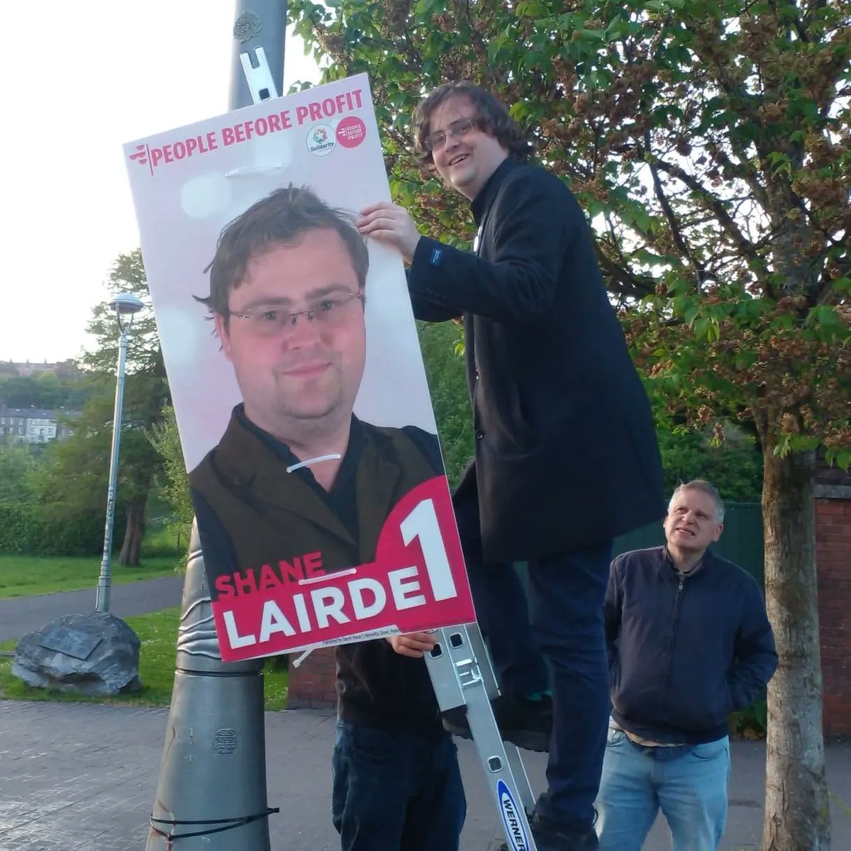 The posters are finally up!! Let's evict FG and FF from Cork and put the workers; the people, before profit. 

Vote Shane Laird #1 if you live in Cork South Central and give Cork a new lease on life

#LocalElections2024 #pbp