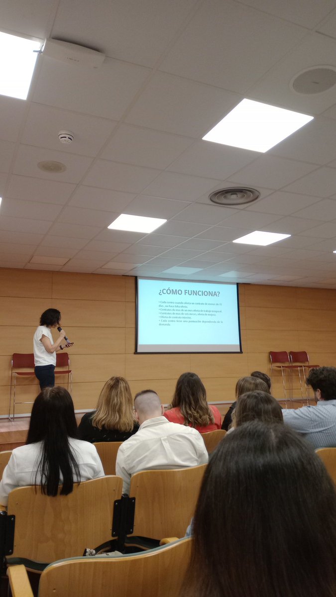 Maite Gargallo, responsable de recursos humanos de  #hospitalGregorioMarañon explica la bolsa única de empleo de la Comunidad se Madrid
1. Siempre está abierta♾️
2. Se barema el 15 de Octubre 
3. Si se rechaza contrato penalización de 1 año 👎