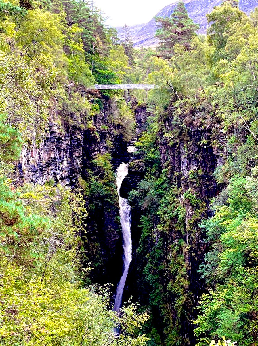 @DailyPicTheme2 #DailyPictureTheme
#WaterfallWednesday 
#waterfall 
Journey through the woods.
