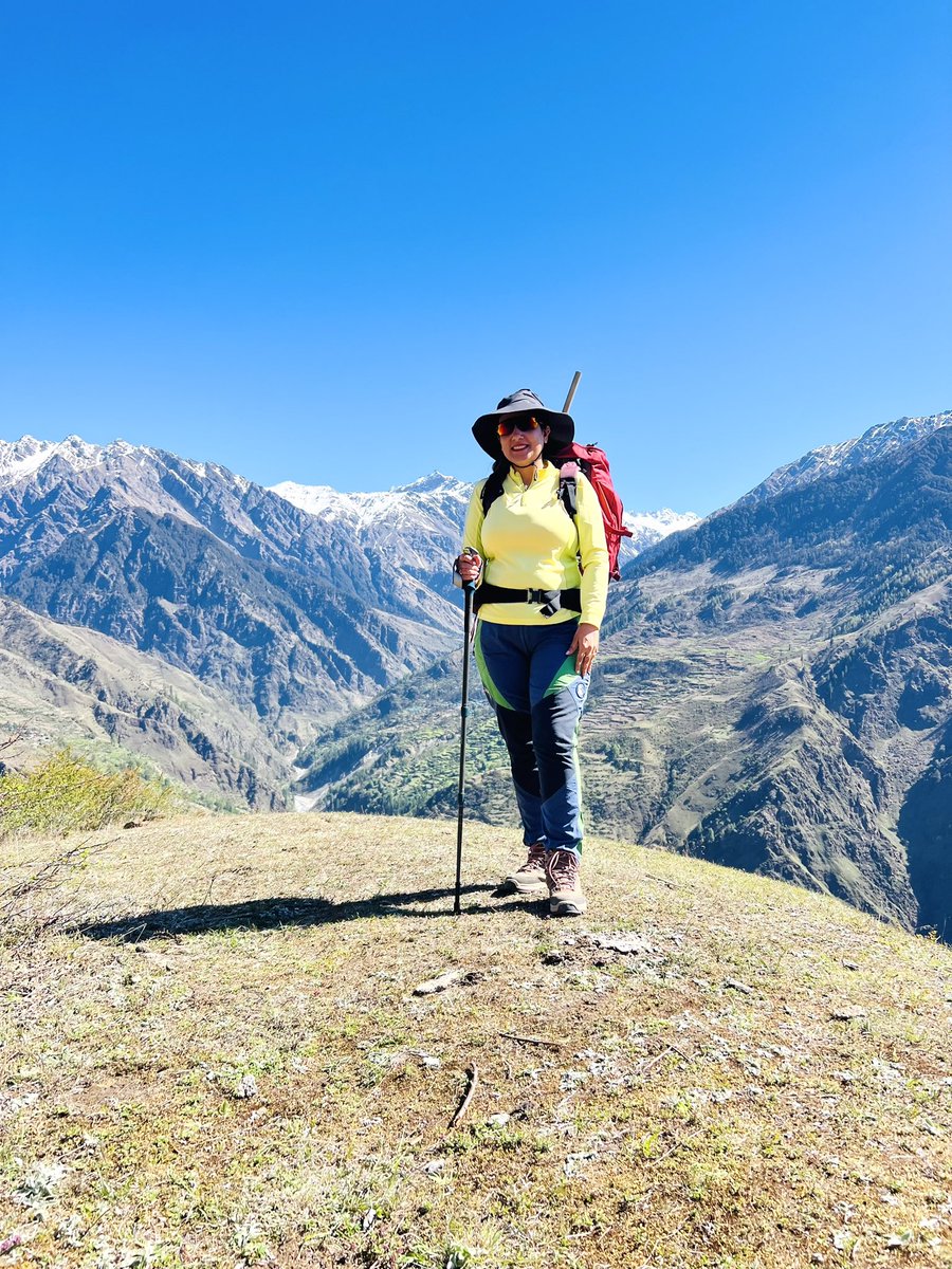 Day 3 : Bada Thaach to Paachi thaach 

Trek from Bada thaach camp site to reach Paachi thaach ⛺️
Altitude 12000 Ft 

Beautiful Himalayas 😍
#TrekDiaries 💕
#PaachiThaach 
#Uttarkashi 🏔️
