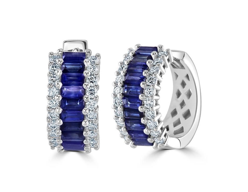 Sensational sparkling sapphires to make her smile. These beautiful earrings are available today. Call in store or go online for a closer look. 

#sapphire #earrings #springfashion