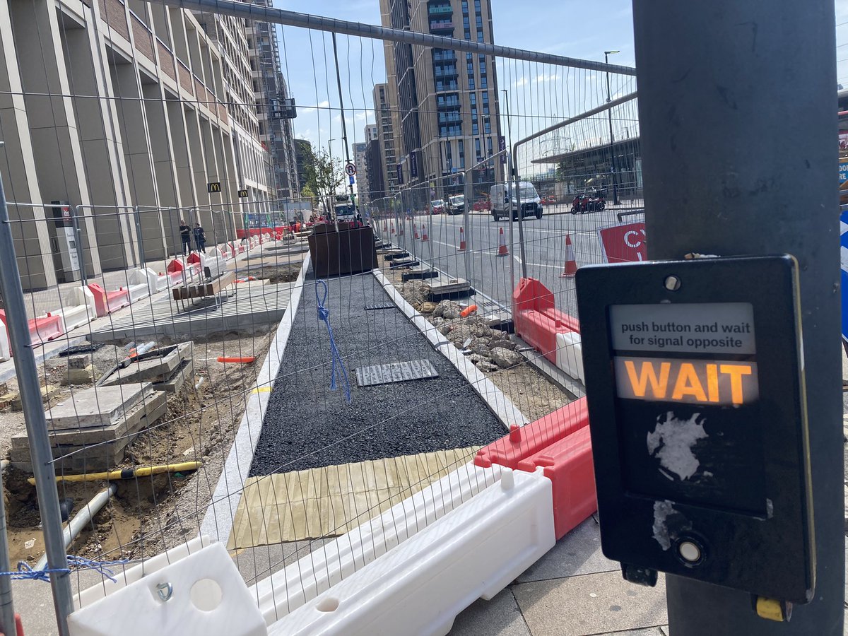 Exciting to see the plants and trees going in to the SuDS and the new protected cycle lanes being built in Canning Town, Newham. I can’t wait to use this great scheme. 💚 @NewhamLondon @MayorofLondon @rokhsanafiaz @JamesAsser