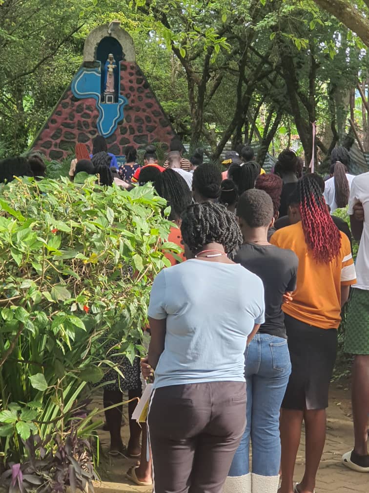 Here at Uganda martyrs university nkozi we prioritize God other than anything else. Here students are praying to Holy Mary as they are preparing for exams. Admissions are open so you can now apply .