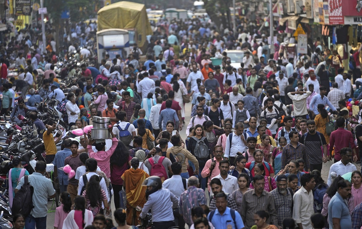 🇮🇳🚨 Hindu population in India shrunk by 8 per cent; Muslims and Christians grew by 43 and 5 per cent respectively in 65 years, PM’s Economic Council Report reveals

#NationalSecurity #Population #Hindu #PopulationControl #Muslim