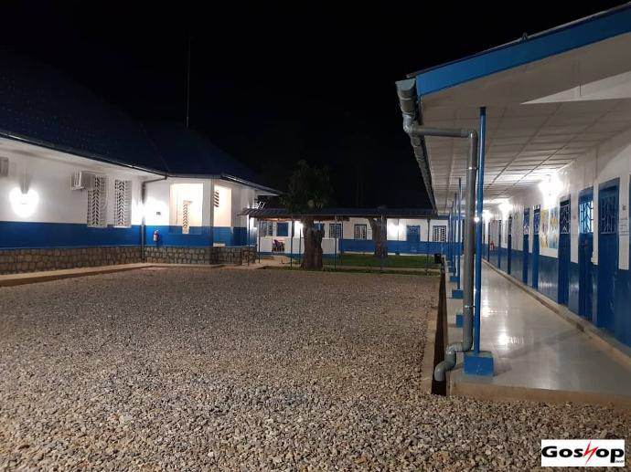 GoShopEnergy's tweet photo. Nos systèmes solaires hybrides combinent des panneaux photovoltaïques, des batteries et des générateurs diesel, ce qui vous garantit une autonomie énergétique optimale⚡
Lieu: Kananga, bureaux de WFP
#GoShop #ÉnergieSolaire #systemesolaire #kananga #RDCongo https://t.co/iDeG9isEr2