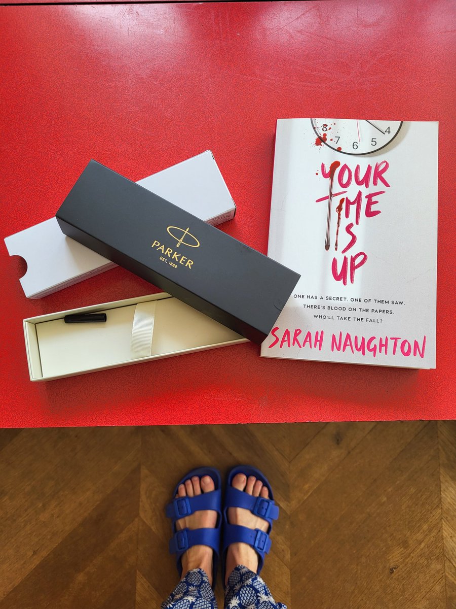 To celebrate the launch of 'Your Time Is Up' my lovely @scholastic_uk team gave me a pen!
It was engraved in reference to a key event in the book.
My A-level student son has already thieved it. The irony is not lost on me. 😐 
#YourTimeIsUp #booklaunch #yathriller #thrillers