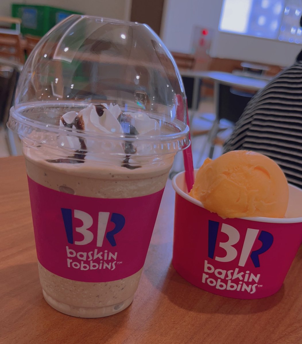 mi0924tan's tweet photo. 今日は永遠の推し山田さんの誕生日なので🍨♥️ https://t.co/EtXYvSTK81