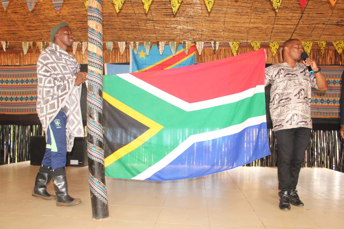 SANDF_ZA's tweet photo. Cultural  Diversity Day is held every year on the 21st of May. This day is especially dedicated to bridging the gap between the different cultures in the world, which will as a result, further develop underdeveloped areas in the world.

https://t.co/PrsThj4XMy

#SANDF
#RSABATT https://t.co/vO82MZM1eY