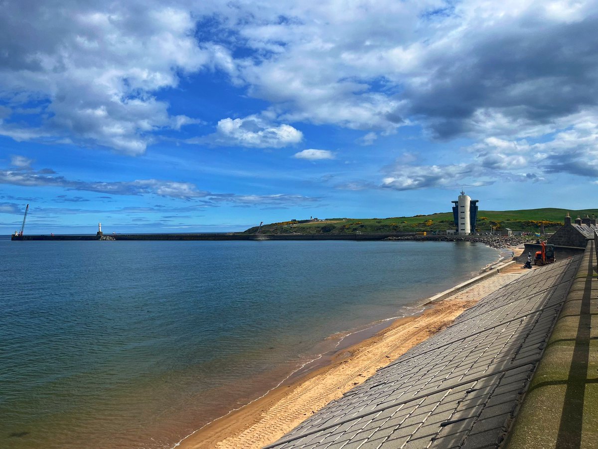 High tide mid afternoon in #Aberdeen 🌊 ❤️ #VitaminSea