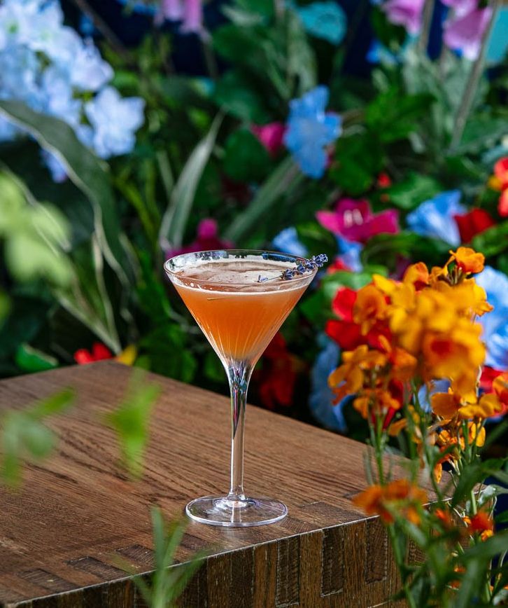 It finally feels like summer in London! ☀️ The perfect excuse for an after-work cocktail on the terrace! Our brand-new Lavender and Rose Sidecar is the perfect tipple for an alfresco session.🍹