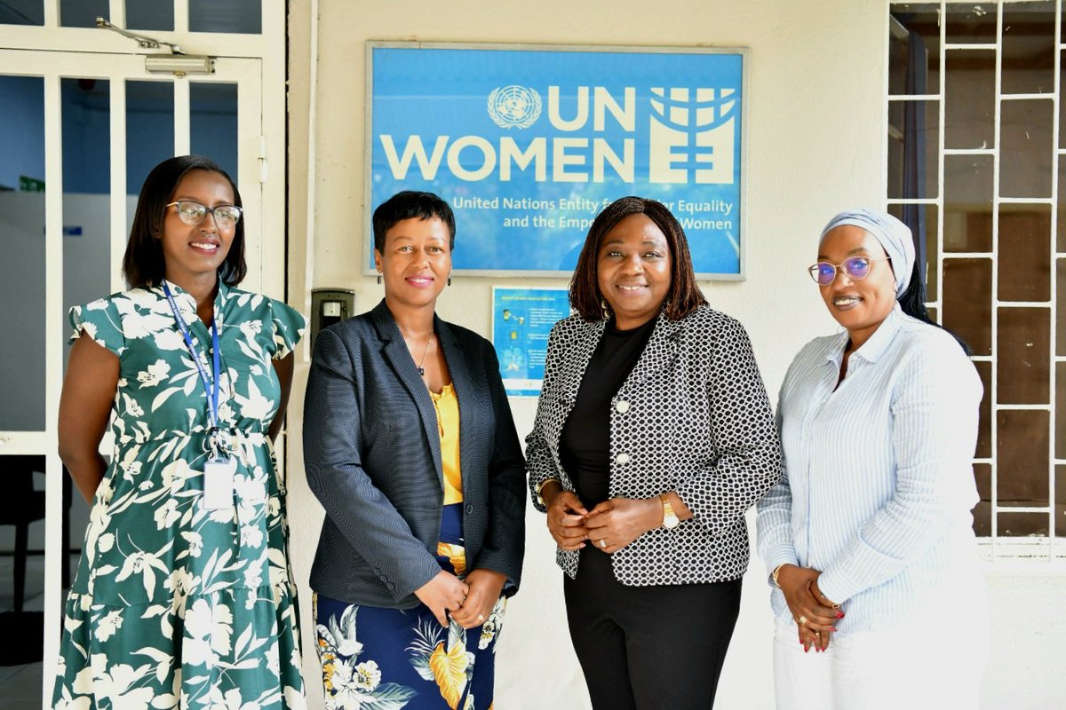 Pleased to have met with @JeanneFM1 & Thérèse Sekamana from @PSF_Rwanda this morning. We held fruitful discussions on potential partnership with @unwomenrwanda & PSF around: - Establishment of a women`s investment fund - Strengthening collaboration between women business owners