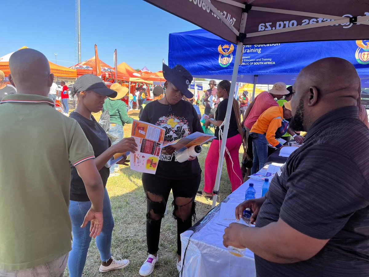Also in attendance is the @myNSFAS Chief Financial Officer Mr Masile Ramorwesi and Chief Operating Officer Mr Errol Makhubela, who encouraged exhibiting officials to ensure that all @myNSFAS enquiries and student concerns are attended to. #PresidentiaImbizo #NSFAS2024
