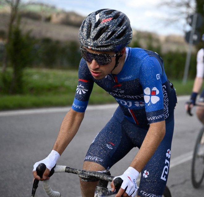D'après CGN, Lenny Martinez aurait des contacts sérieux avec la Visma-Lease a Bike et INEOS Grenadiers 🇨🇵 #cyclisme #ciclismo #mercatovelo