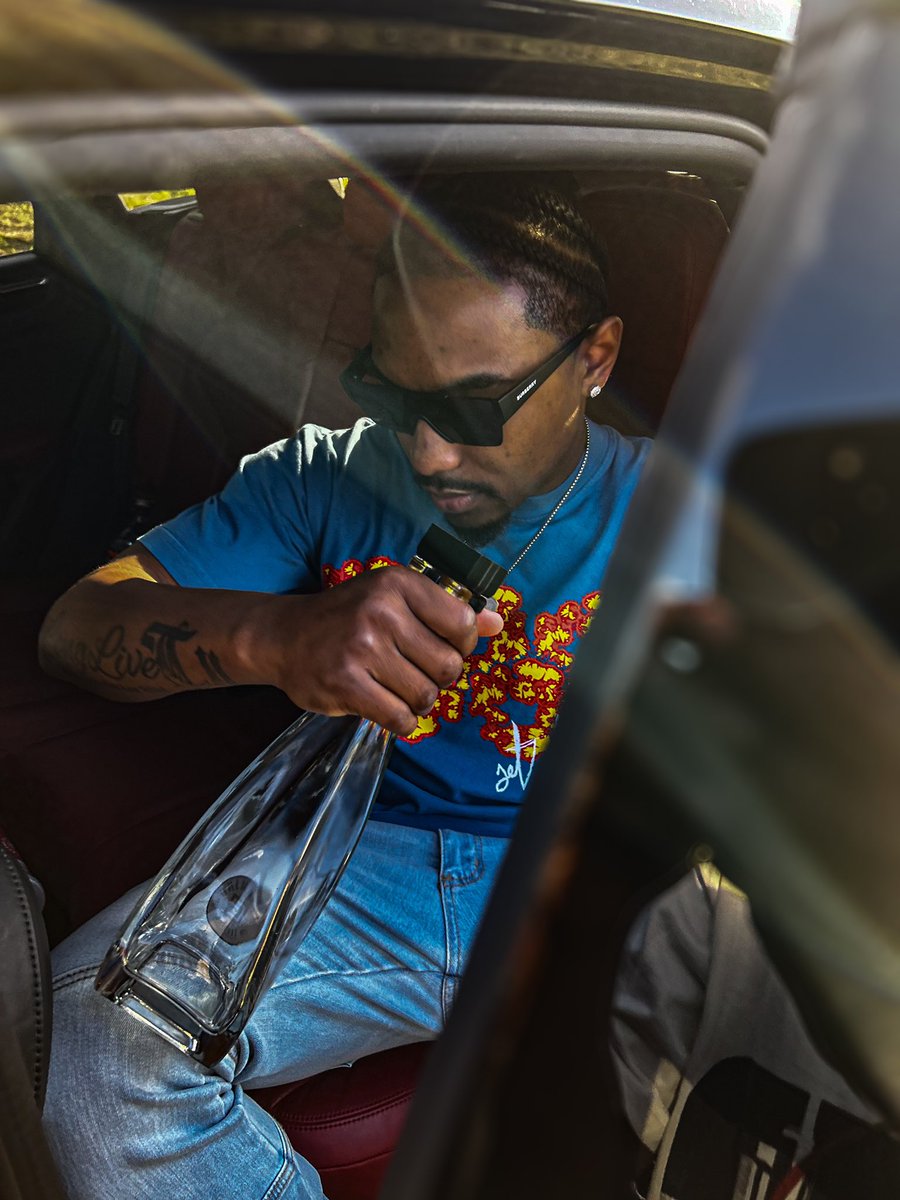 FvmousDevv's tweet image. IG: DETDEVV 
YT: DETDEVV VLOGS