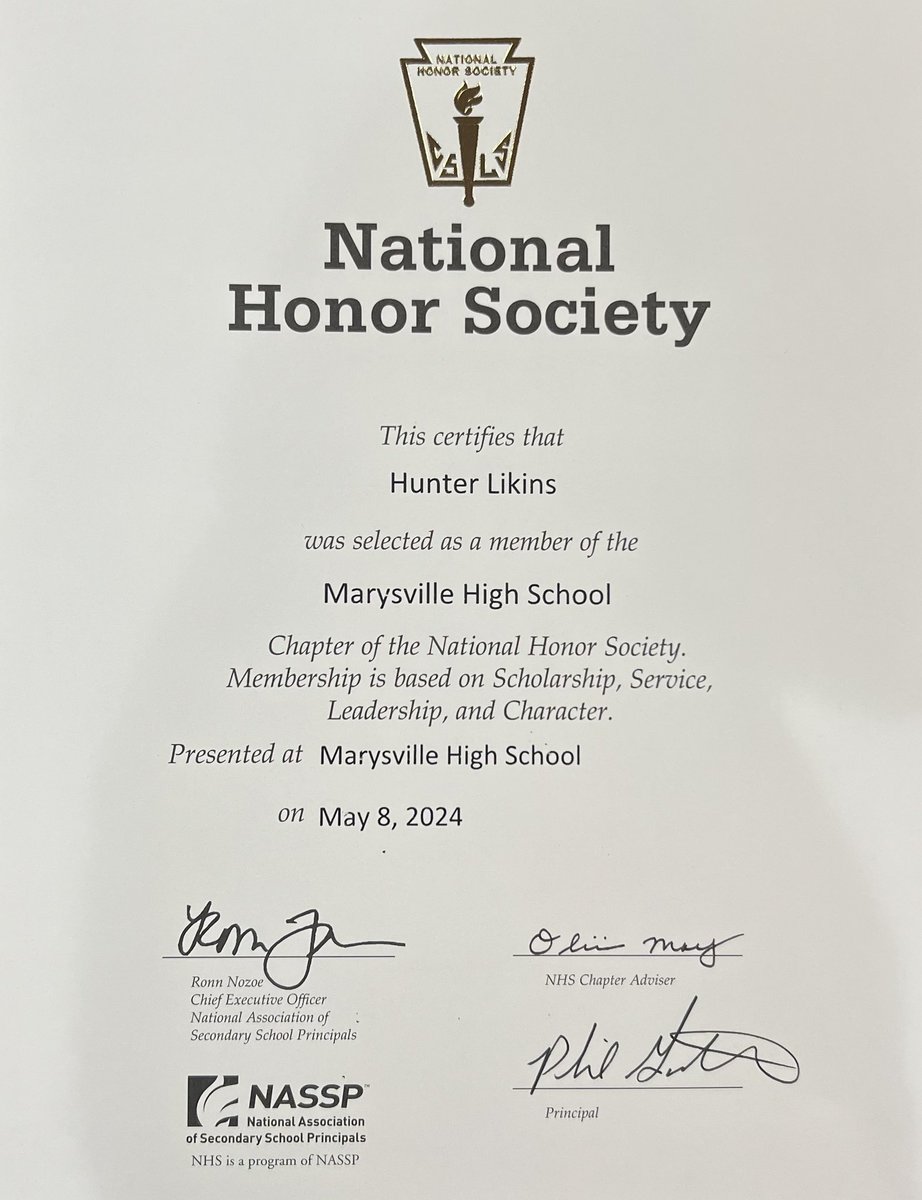 It was an honor to be inducted into the @NatHonorSociety chapter here at Marysville last night. I can’t wait to make a difference at my school and in my community! @mpschools @mville_vikings @ReggieWynns @CoachRenoYale