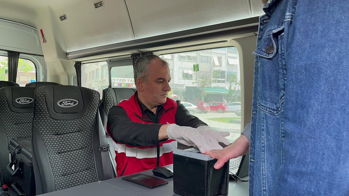 İçişleri Bakanlığı Göç İdaresi Başkanlığı tarafından düzensiz göçle mücadele kapsamında devreye alınan Mobil Göç Noktası uygulaması aracı Kırklareli'nde hizmete başladı. Haberin detayı için👇 kirklareli.gov.tr/mobil-goc-nokt…