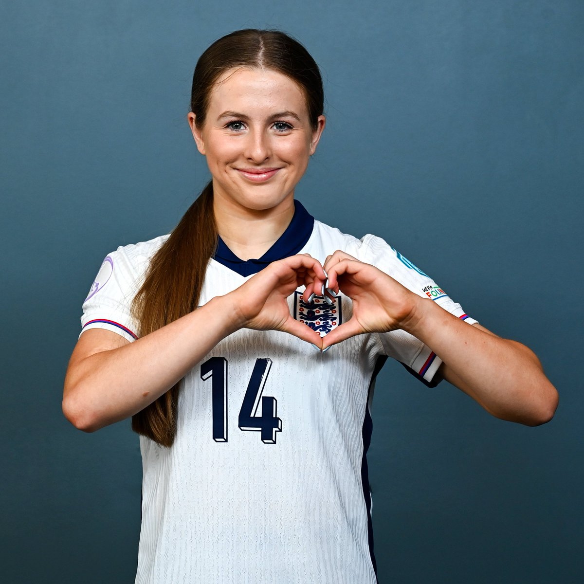 🏴󠁧󠁢󠁥󠁮󠁧󠁿 Emily Cassap came on as a substitute as the young Lionesses beat Sweden 5-1 yesterday, sealing a spot in the Euro U17 semi-finals! Well done, Emily! 👏 #SAFCWomen