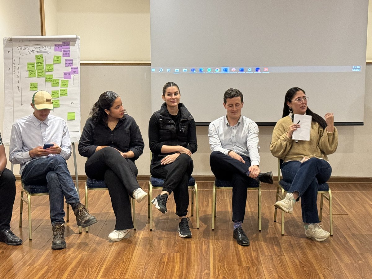 At our #YLPfoodsystems workshop, young leaders from across Latin America & the Caribbean are sharing their stories and strategies advocating for #FoodSystems transformation 📢 Their collective voices are a powerful catalyst for regional change! 🌎