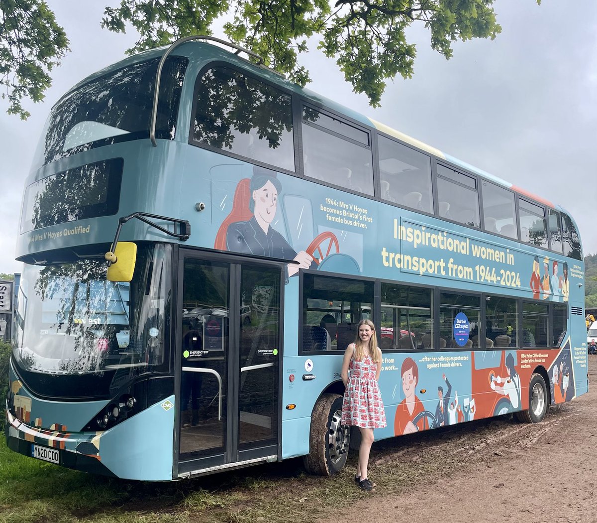 🚌 A new bus wrap designed by student Rosalyn Burroughs has been unveiled to mark 80 years since the first female bus drivers were employed in Bristol.

More ➡️ brnw.ch/21wJCda